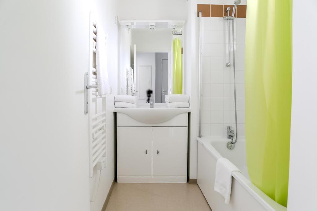 Apartment Entre Le Pont 9 Et L'eveque , Les Hauts De Honfleur, Piscine, Wifi Et Parking Gratuits Equemauville